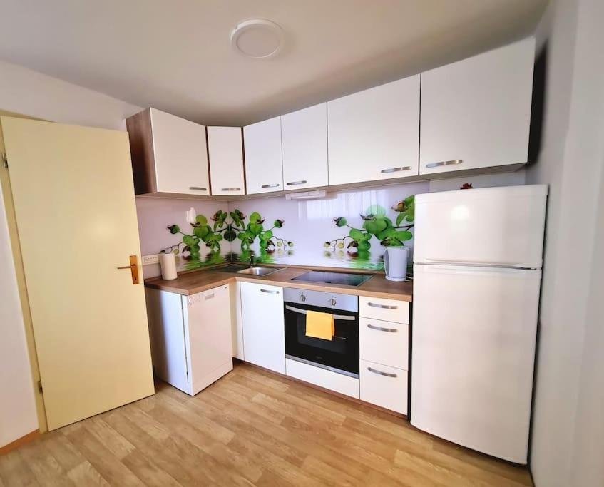 Apartma Juli Zirovnica Zewnętrze zdjęcie